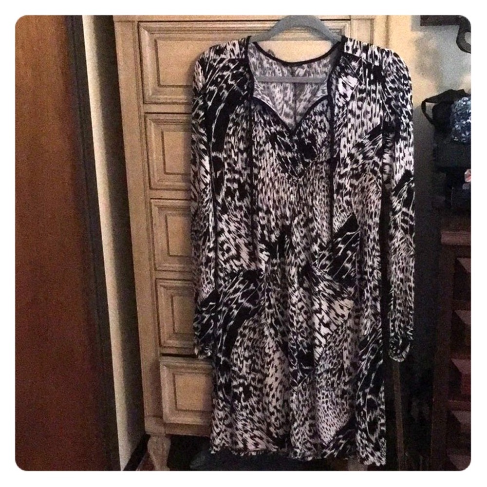 Tahari long sleeve dress. Black and white print.